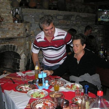 Sharkov Guest House Dolen  Bagian luar foto