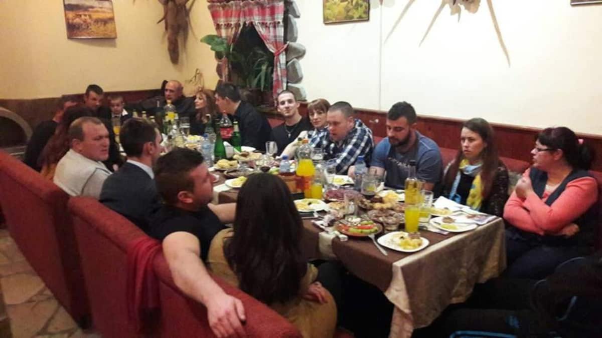 Sharkov Guest House Dolen  Bagian luar foto