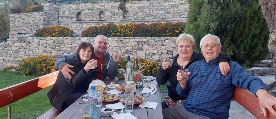 Sharkov Guest House Dolen  Bagian luar foto