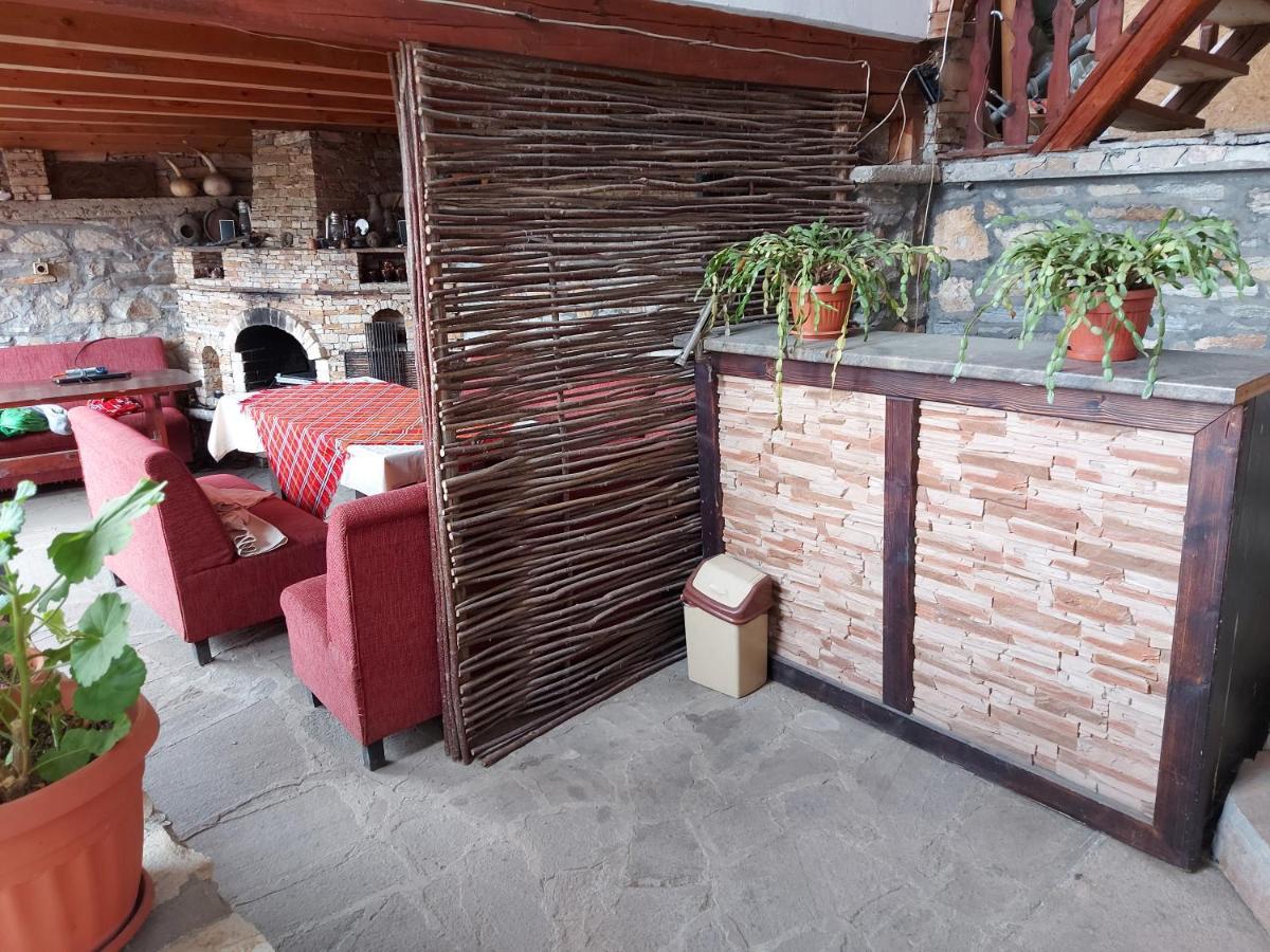 Sharkov Guest House Dolen  Bagian luar foto
