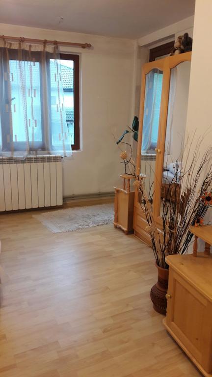 Sharkov Guest House Dolen  Bagian luar foto