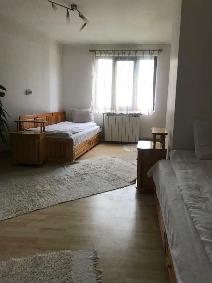 Sharkov Guest House Dolen  Bagian luar foto
