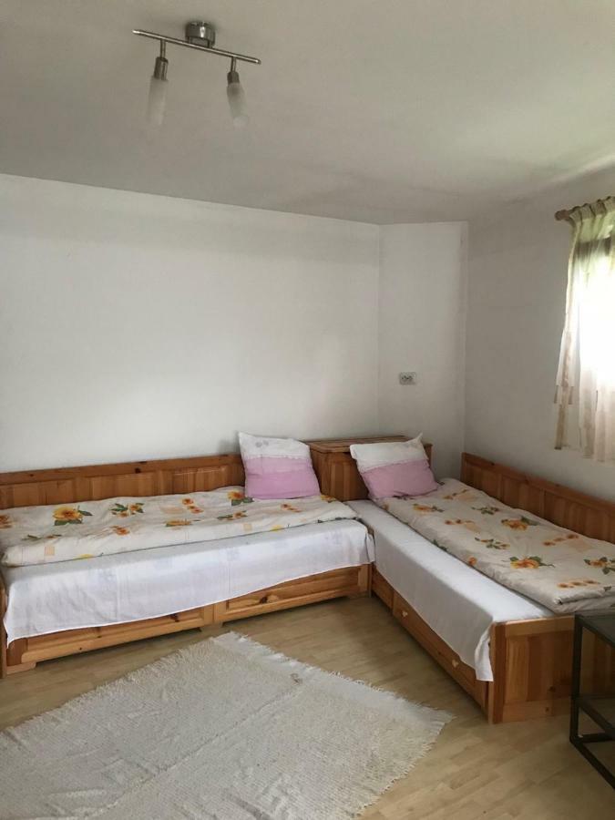 Sharkov Guest House Dolen  Bagian luar foto