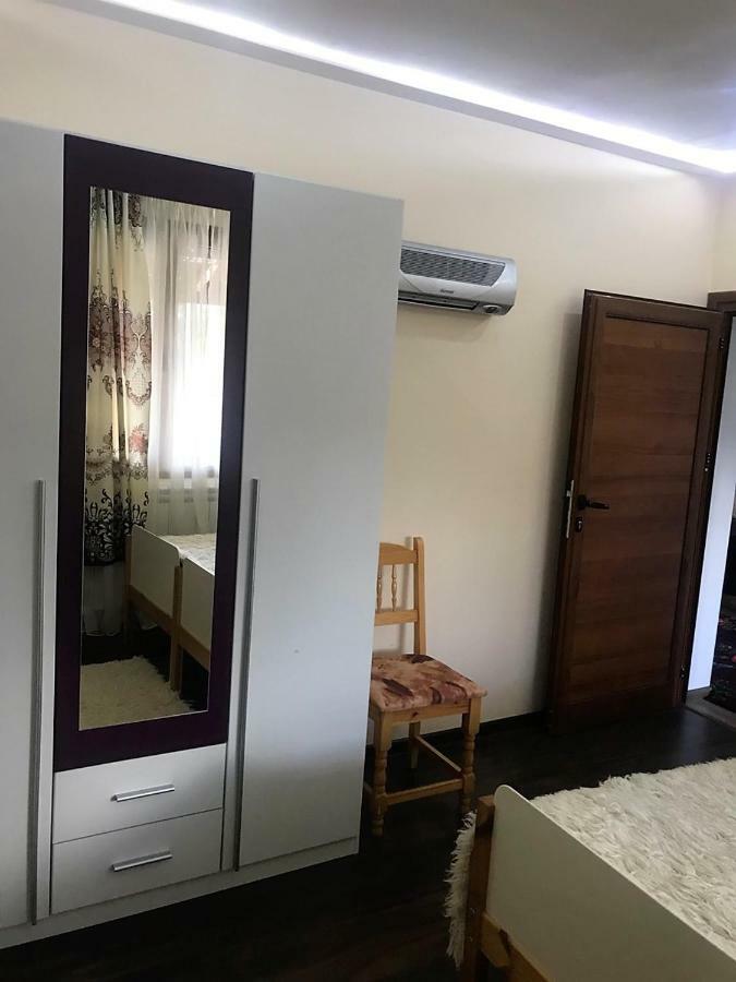 Sharkov Guest House Dolen  Bagian luar foto
