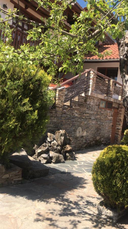 Sharkov Guest House Dolen  Bagian luar foto